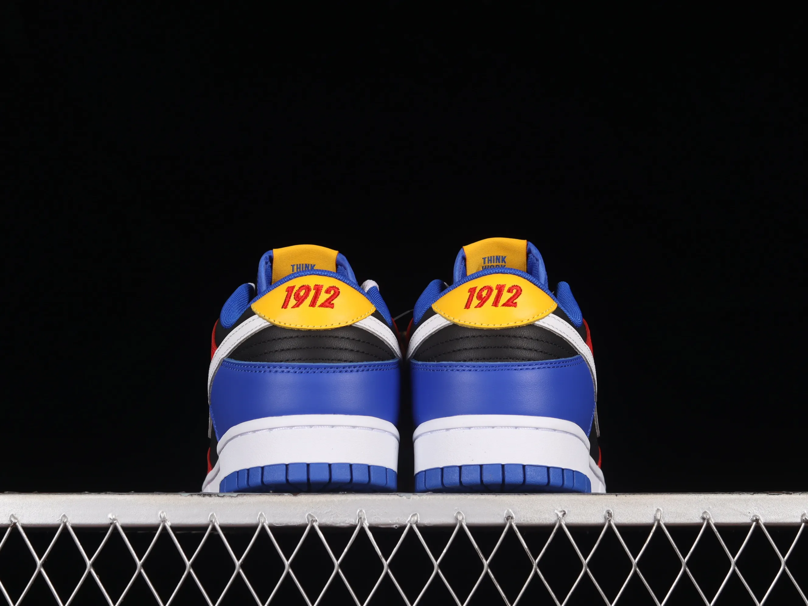 All categories Nk SB Dunk series Nk SB Dunk Low low-top sneakers C version Nk Dunk Low "TSU" University theme series SB low-top sports and leisure sneakers DR6190-100